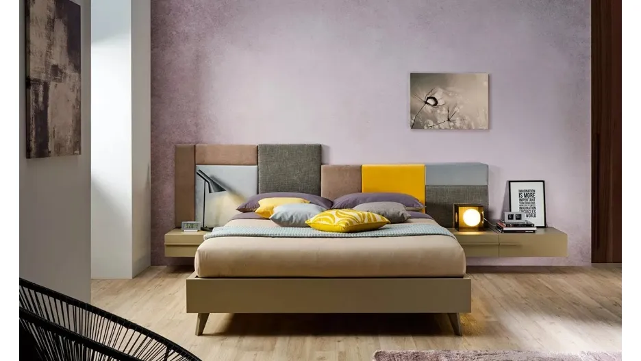 Letto in tessuto con testiera imbottita asimmetrica SC223 di Moretti Compact