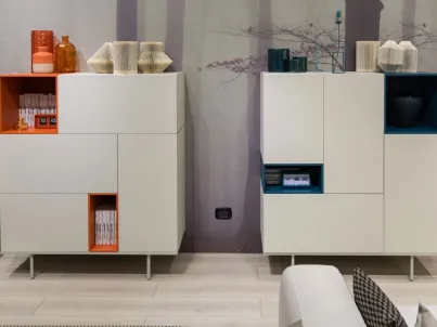 Madia Alta in laminato quarzo con wallbox in laccato opaco MC043 di Moretti Compact