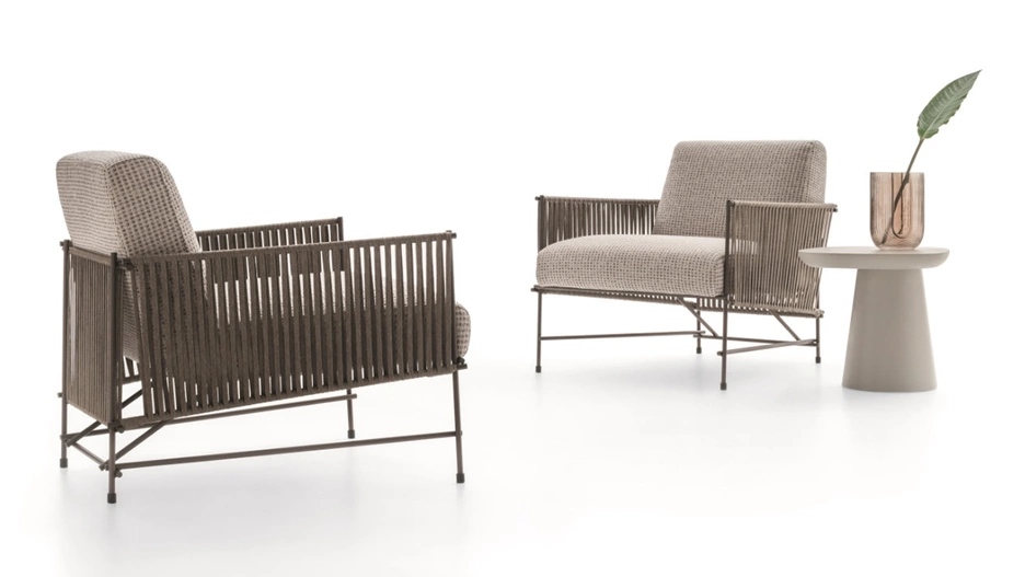 Poltrona Kyo in tessuto imbottito con struttura in corda intrecciata di Ditre Italia